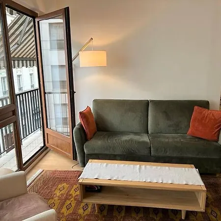 Lovely Flat For A In Apartment *